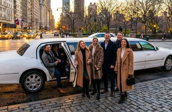 Paseo en Limousine en Nueva York para hasta 7 personas (3 horas)