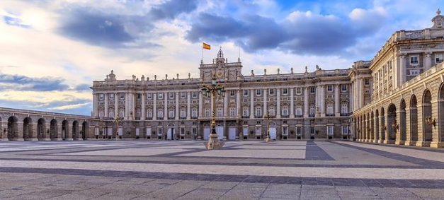 Visita Guiada al Palacio Real de Madrid con Entrada Prioritaria