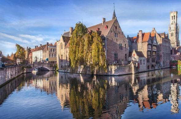 Bruges Day Trip from Paris with Hotel Pick-Up